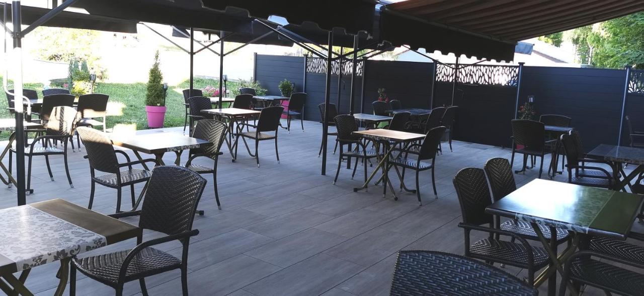 Hotel Le Bambi Baume-les-Dames Exterior foto